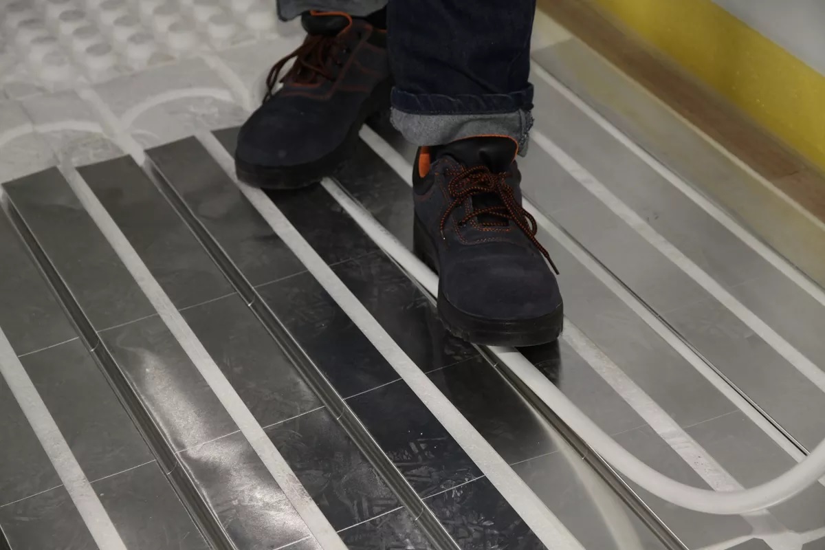 jakie rury do ogrzewania podłogowego