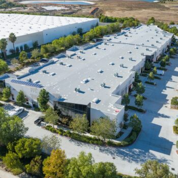 Budynek przemysłowy — przemysłowe systemy ogrzewania podłogowego i rozwiązania techniczne