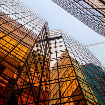 Budynek komercyjny — systemy ogrzewania podłogowego dopasowane do obiektów komercyjnych